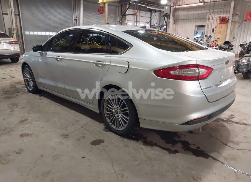 Photo 3 of 2013 Ford Fusion HYBRID SE (VIN 3FA6P0LU1DR144737)
