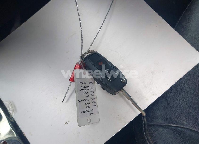 Photo 11 of 2013 Ford Fusion HYBRID SE (VIN 3FA6P0LU1DR184087)