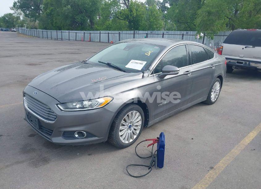 Photo 2 of 2013 Ford Fusion HYBRID SE (VIN 3FA6P0LU1DR184087)