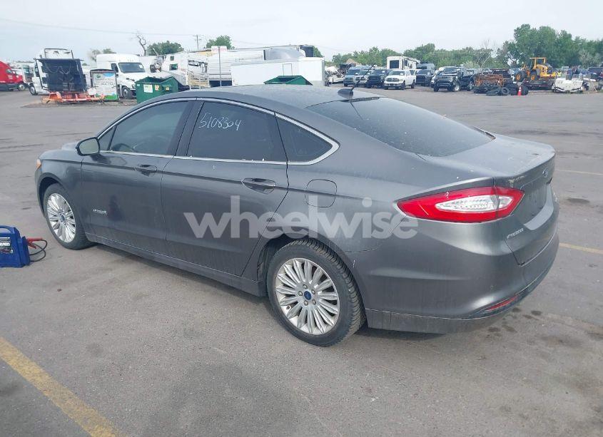 Photo 3 of 2013 Ford Fusion HYBRID SE (VIN 3FA6P0LU1DR184087)