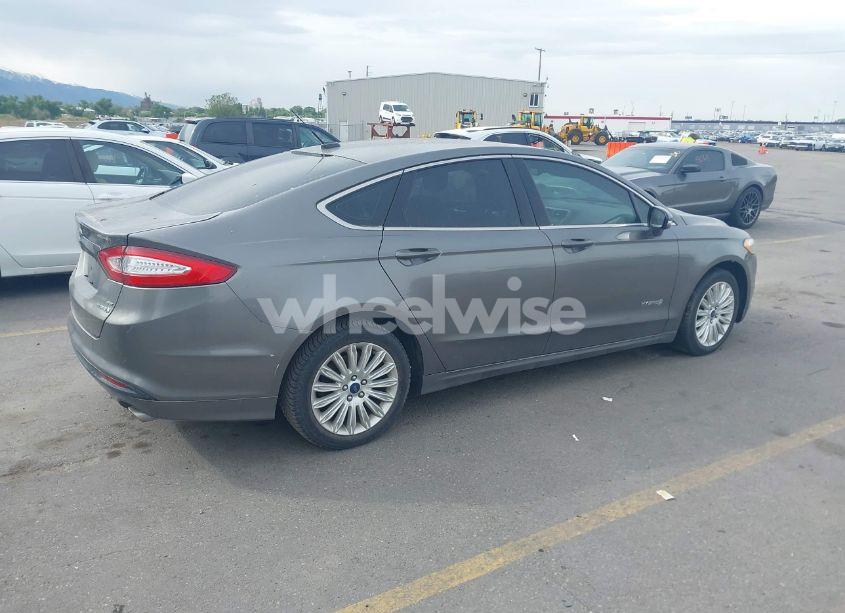 Photo 4 of 2013 Ford Fusion HYBRID SE (VIN 3FA6P0LU1DR184087)