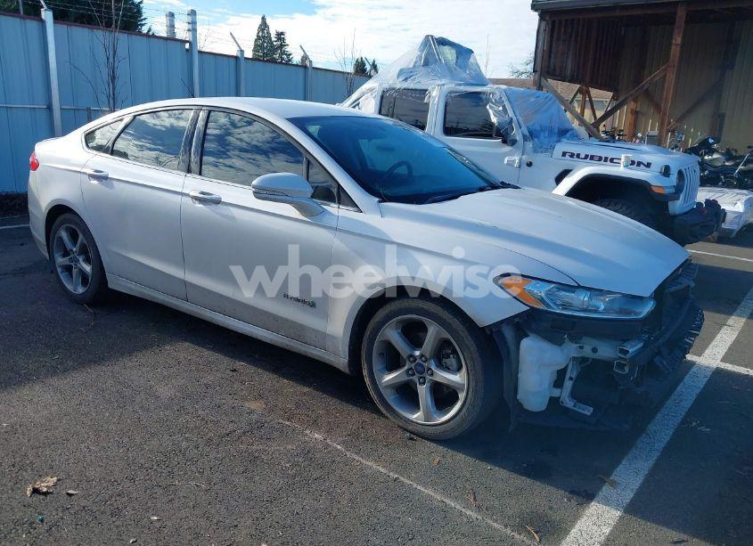 2013 Ford Fusion HYBRID SE (VIN 3FA6P0LU1DR231473) main photo