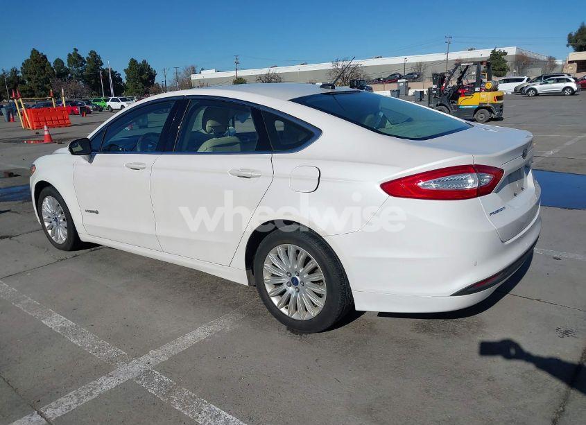 Photo 3 of 2013 Ford Fusion HYBRID SE (VIN 3FA6P0LU1DR310318)