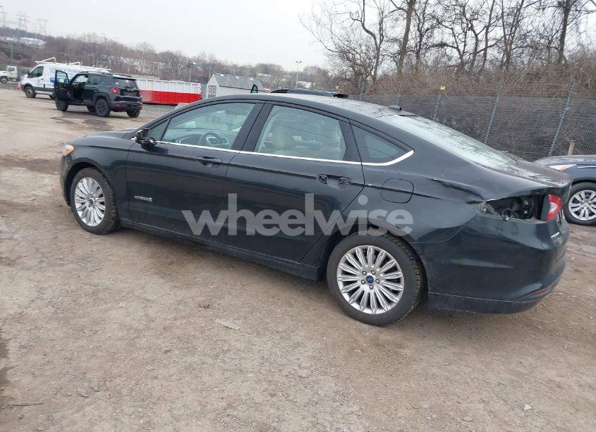 Photo 3 of 2015 Ford Fusion HYBRID SE (VIN 3FA6P0LU1FR199661)