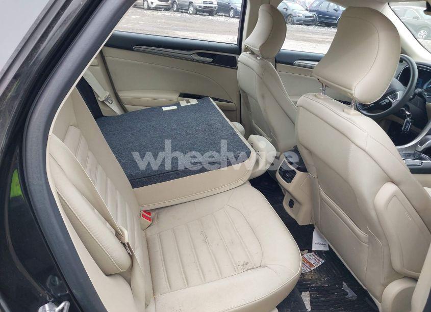 Photo 8 of 2015 Ford Fusion HYBRID SE (VIN 3FA6P0LU1FR199661)