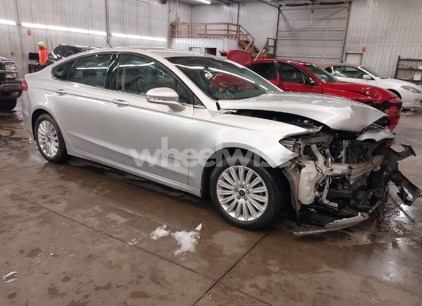 2016 Ford Fusion HYBRID SE (VIN 3FA6P0LU1GR304166) main photo