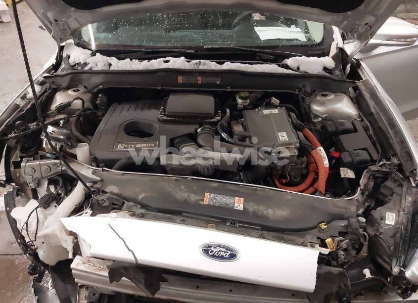 Photo 10 of 2016 Ford Fusion HYBRID SE (VIN 3FA6P0LU1GR304166)