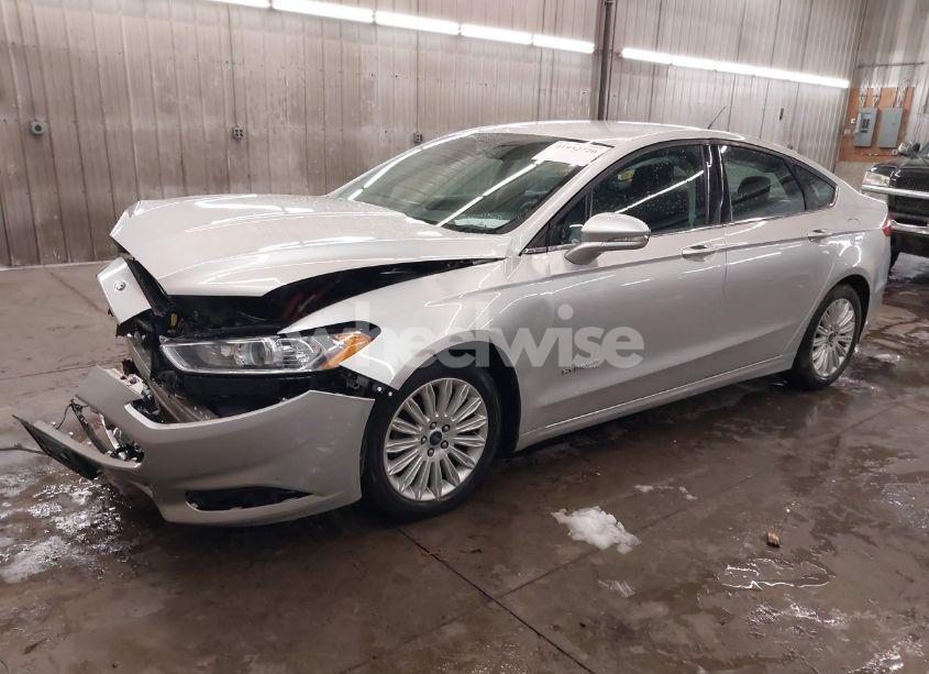 Photo 2 of 2016 Ford Fusion HYBRID SE (VIN 3FA6P0LU1GR304166)