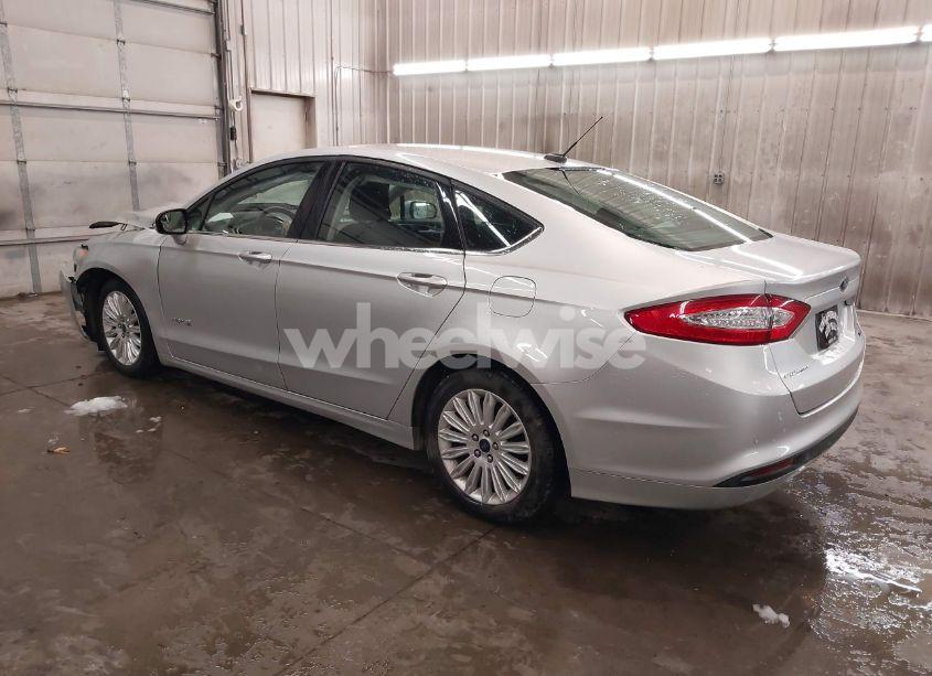 Photo 3 of 2016 Ford Fusion HYBRID SE (VIN 3FA6P0LU1GR304166)