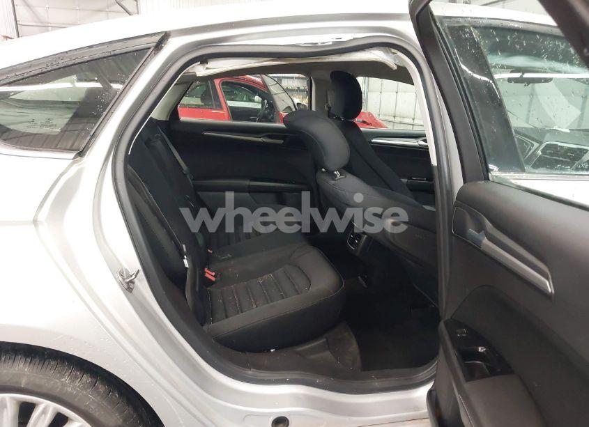 Photo 8 of 2016 Ford Fusion HYBRID SE (VIN 3FA6P0LU1GR304166)