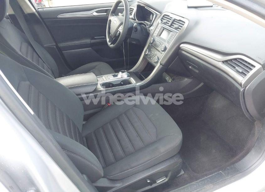 Photo 5 of 2017 Ford Fusion HYBRID SE (VIN 3FA6P0LU1HR260882)