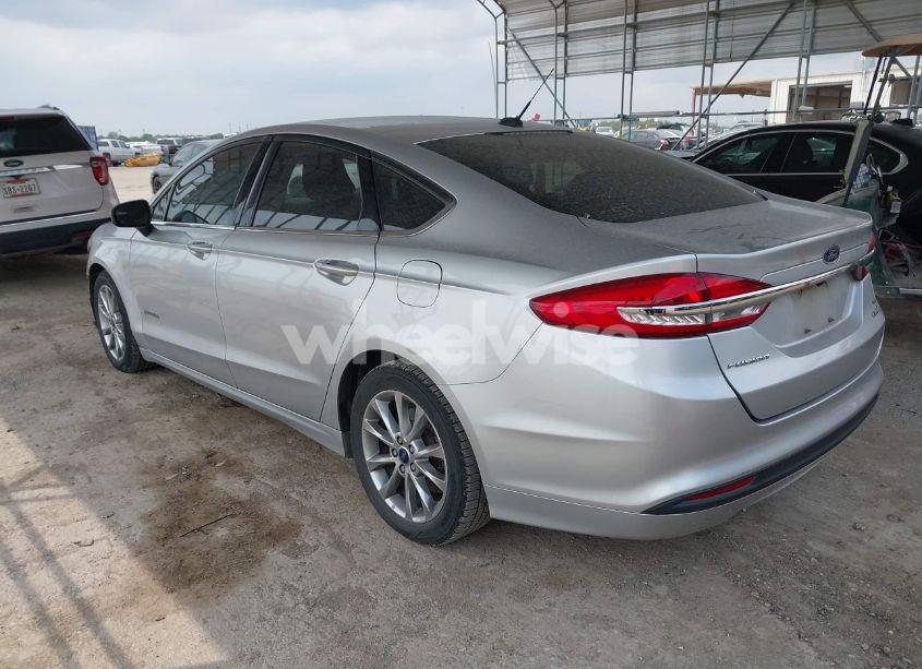 Photo 3 of 2017 Ford Fusion HYBRID SE (VIN 3FA6P0LU1HR384862)