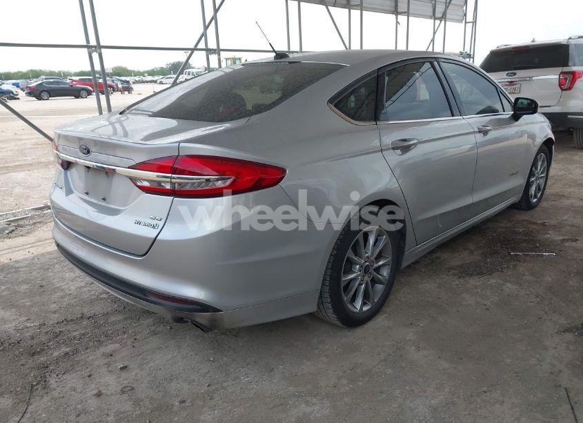 Photo 4 of 2017 Ford Fusion HYBRID SE (VIN 3FA6P0LU1HR384862)