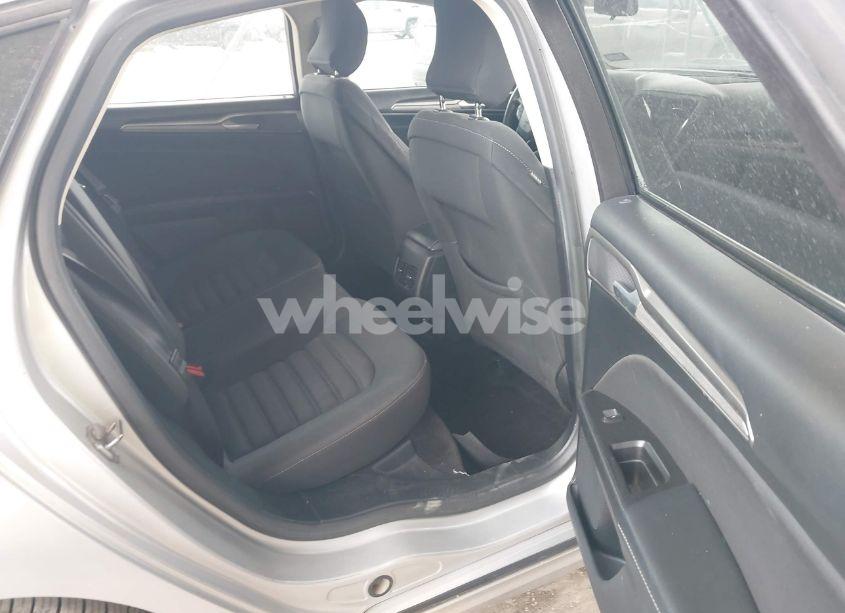 Photo 8 of 2017 Ford Fusion HYBRID SE (VIN 3FA6P0LU1HR384862)