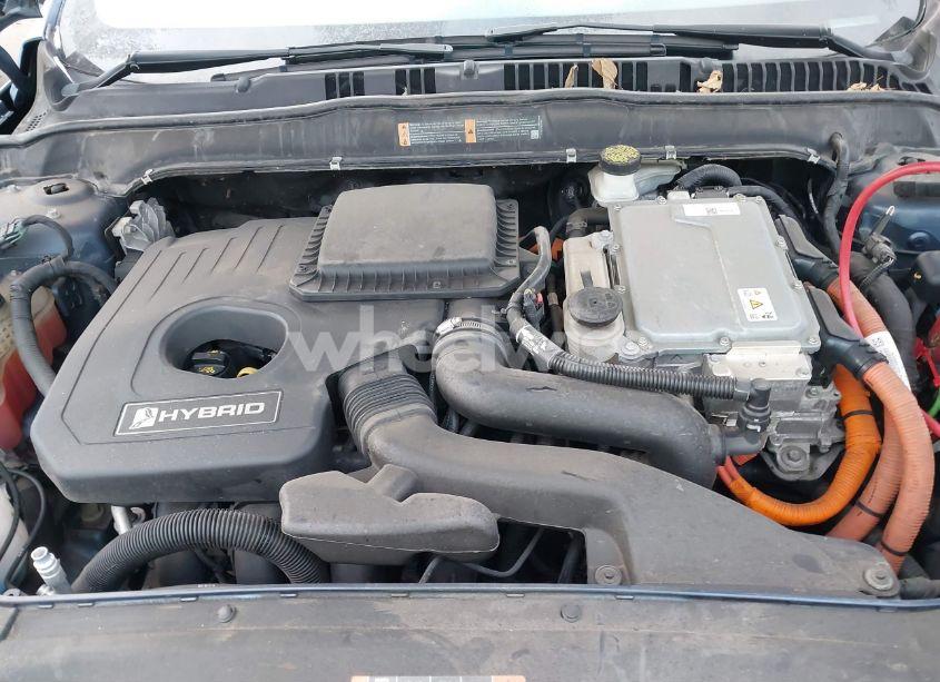 Photo 10 of 2018 Ford Fusion HYBRID SE (VIN 3FA6P0LU1JR102418)