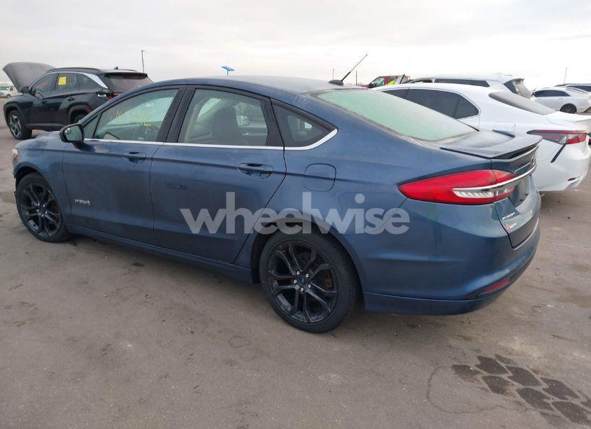 Photo 3 of 2018 Ford Fusion HYBRID SE (VIN 3FA6P0LU1JR102418)
