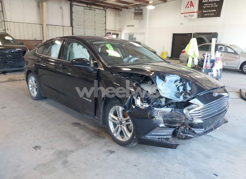 2018 Ford Fusion HYBRID SE (VIN 3FA6P0LU1JR137718) main photo