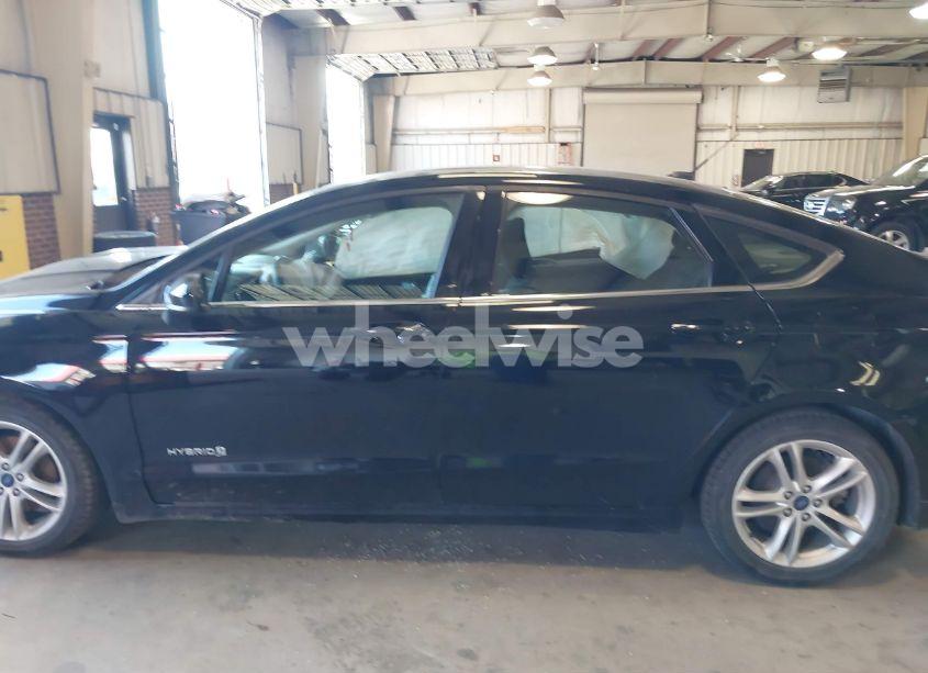 Photo 14 of 2018 Ford Fusion HYBRID SE (VIN 3FA6P0LU1JR137718)
