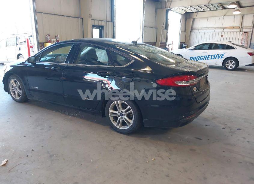 Photo 3 of 2018 Ford Fusion HYBRID SE (VIN 3FA6P0LU1JR137718)