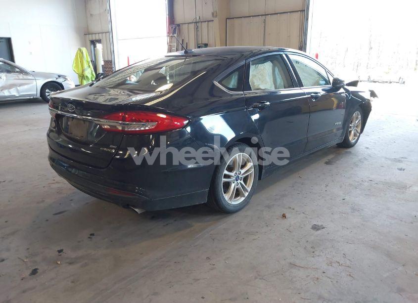 Photo 4 of 2018 Ford Fusion HYBRID SE (VIN 3FA6P0LU1JR137718)