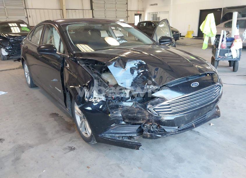 Photo 6 of 2018 Ford Fusion HYBRID SE (VIN 3FA6P0LU1JR137718)