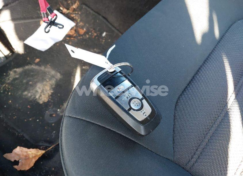 Photo 11 of 2018 Ford Fusion HYBRID SE (VIN 3FA6P0LU1JR138805)