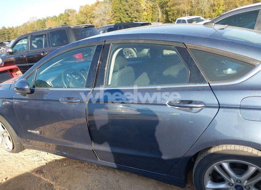 Photo 14 of 2018 Ford Fusion HYBRID SE (VIN 3FA6P0LU1JR138805)