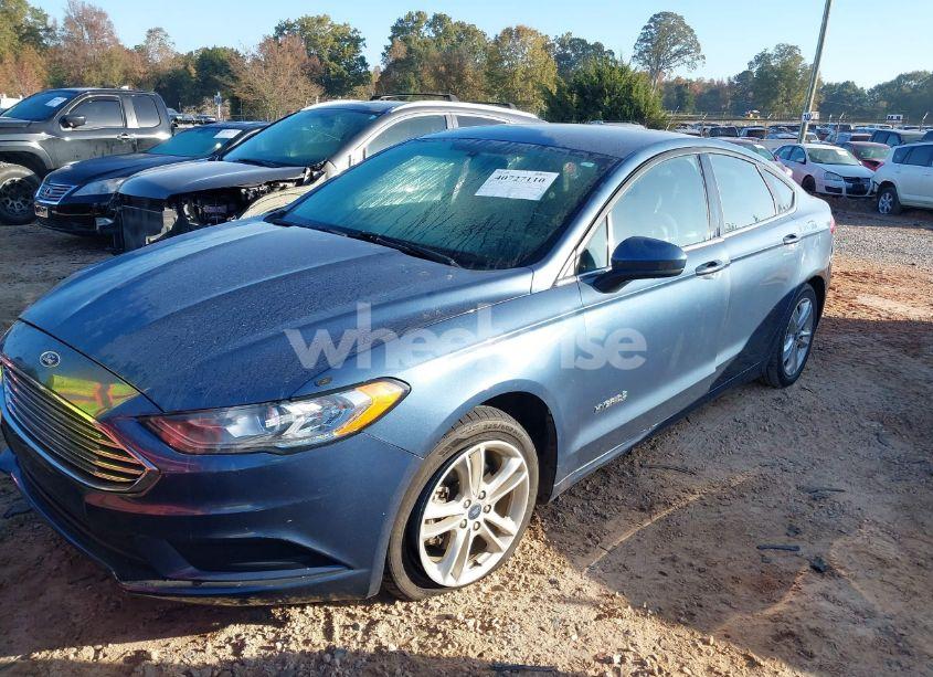 Photo 2 of 2018 Ford Fusion HYBRID SE (VIN 3FA6P0LU1JR138805)
