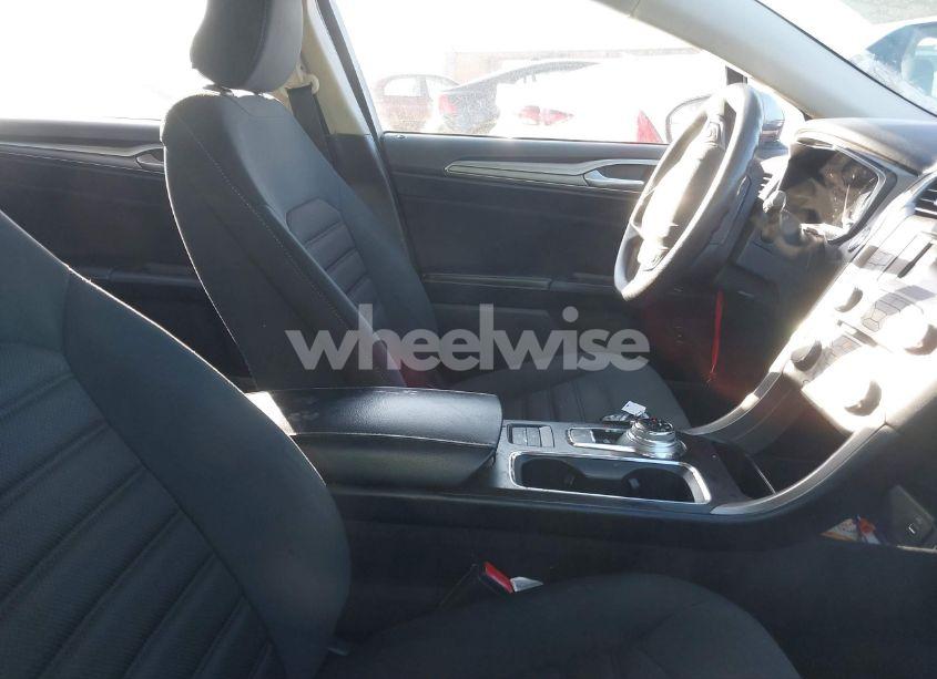 Photo 5 of 2018 Ford Fusion HYBRID SE (VIN 3FA6P0LU1JR138805)