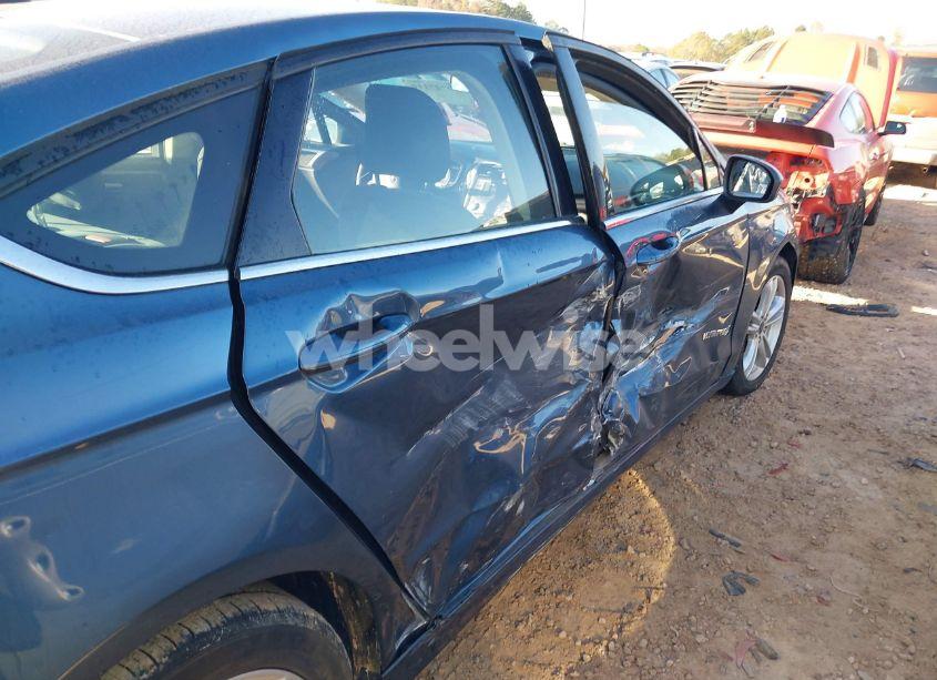 Photo 6 of 2018 Ford Fusion HYBRID SE (VIN 3FA6P0LU1JR138805)