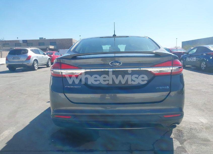 Photo 16 of 2018 Ford Fusion HYBRID SE (VIN 3FA6P0LU1JR162070)