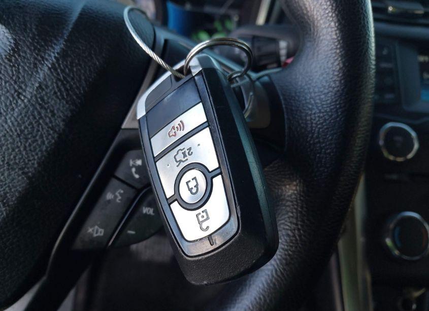 Photo 11 of 2018 Ford Fusion HYBRID SE (VIN 3FA6P0LU1JR173215)