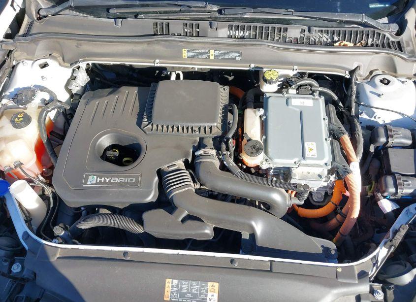 Photo 10 of 2018 Ford Fusion HYBRID SE (VIN 3FA6P0LU1JR262427)