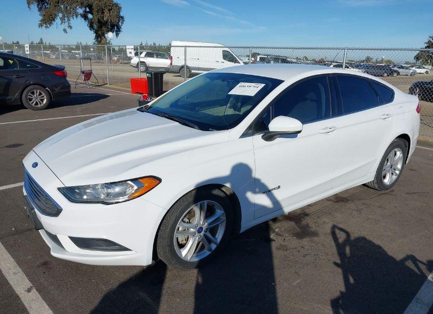 Photo 2 of 2018 Ford Fusion HYBRID SE (VIN 3FA6P0LU1JR262427)