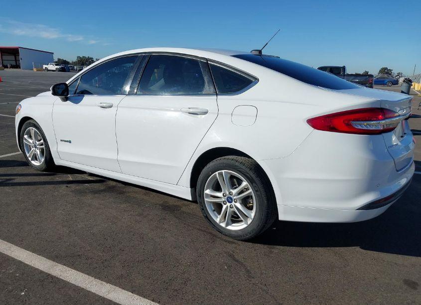 Photo 3 of 2018 Ford Fusion HYBRID SE (VIN 3FA6P0LU1JR262427)