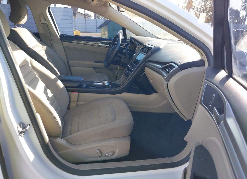 Photo 5 of 2018 Ford Fusion HYBRID SE (VIN 3FA6P0LU1JR262427)