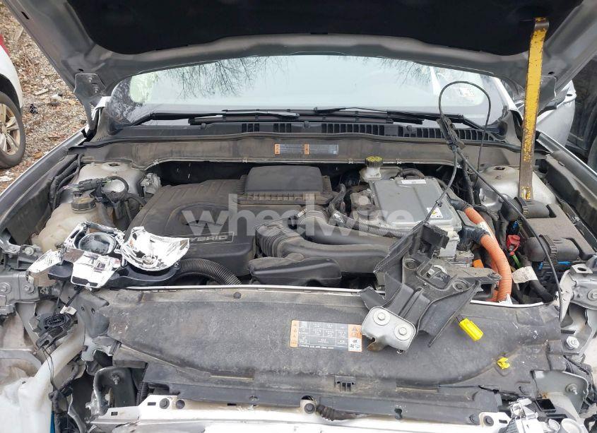 Photo 10 of 2018 Ford Fusion HYBRID SE (VIN 3FA6P0LU1JR266123)