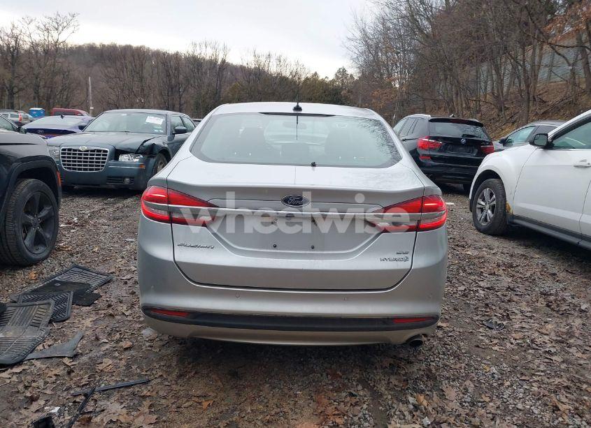 Photo 17 of 2018 Ford Fusion HYBRID SE (VIN 3FA6P0LU1JR266123)