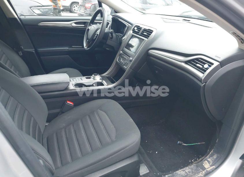 Photo 5 of 2018 Ford Fusion HYBRID SE (VIN 3FA6P0LU1JR266123)