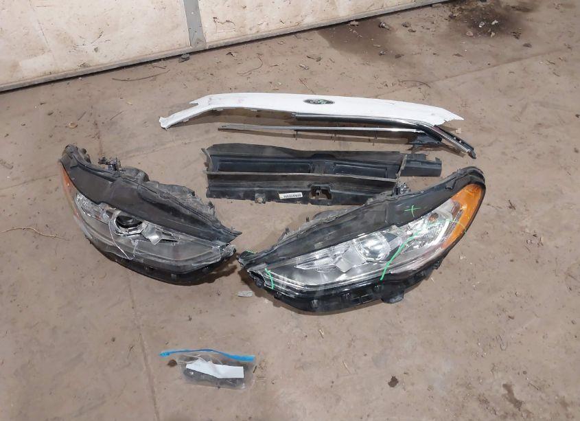 Photo 12 of 2018 Ford Fusion HYBRID SE (VIN 3FA6P0LU1JR285044)