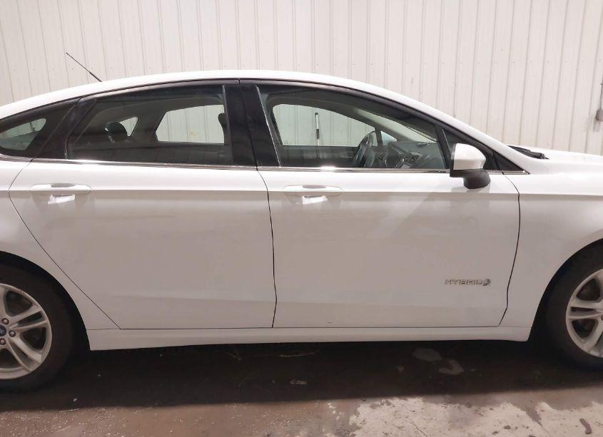Photo 14 of 2018 Ford Fusion HYBRID SE (VIN 3FA6P0LU1JR285044)