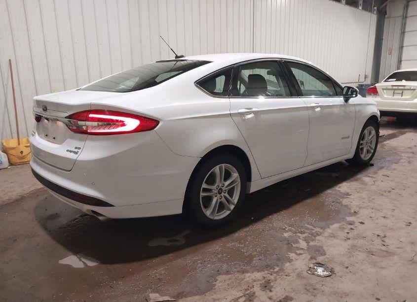 Photo 4 of 2018 Ford Fusion HYBRID SE (VIN 3FA6P0LU1JR285044)
