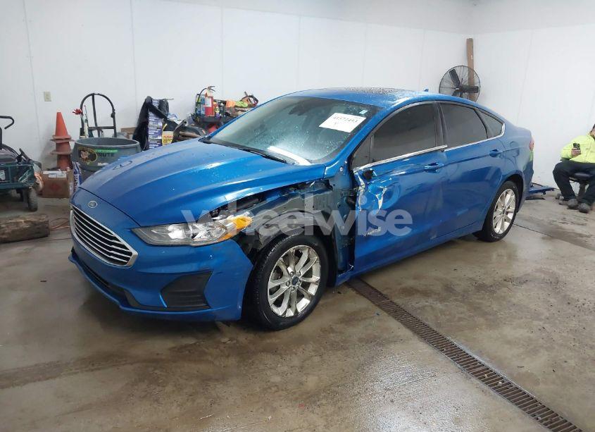 Photo 2 of 2019 Ford Fusion HYBRID SE (VIN 3FA6P0LU1KR102727)