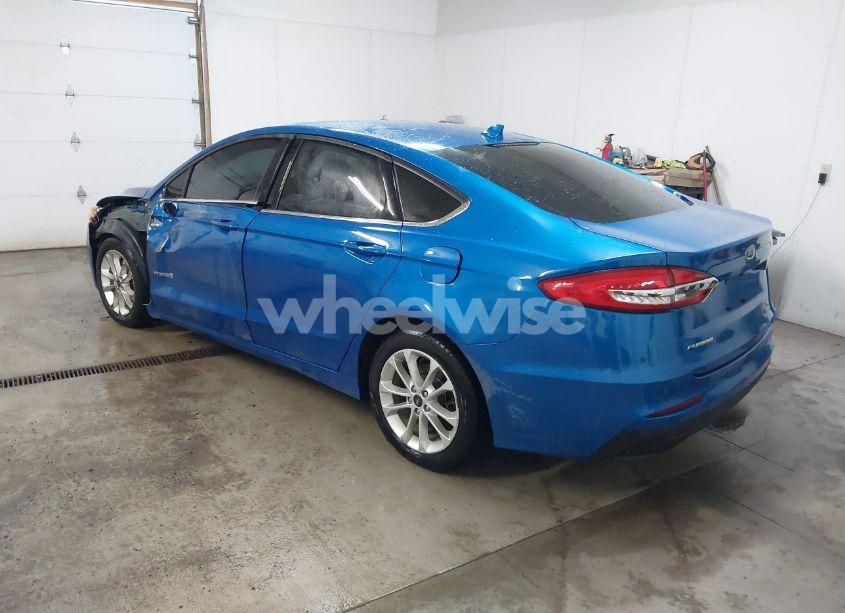 Photo 3 of 2019 Ford Fusion HYBRID SE (VIN 3FA6P0LU1KR102727)