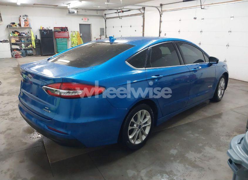 Photo 4 of 2019 Ford Fusion HYBRID SE (VIN 3FA6P0LU1KR102727)
