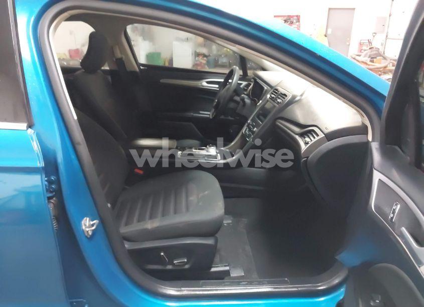 Photo 5 of 2019 Ford Fusion HYBRID SE (VIN 3FA6P0LU1KR102727)