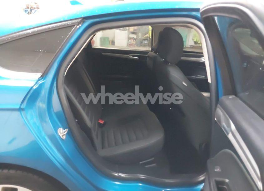 Photo 8 of 2019 Ford Fusion HYBRID SE (VIN 3FA6P0LU1KR102727)