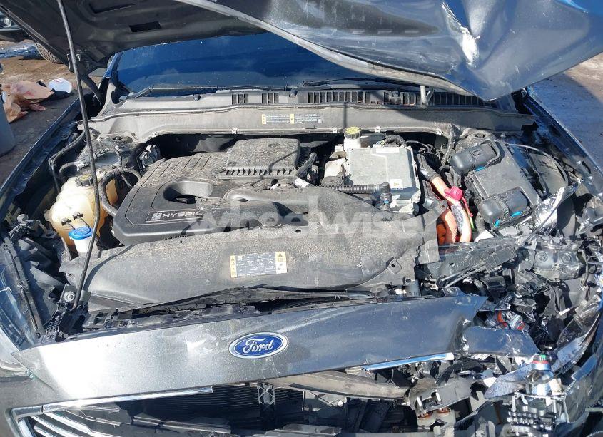 Photo 10 of 2019 Ford Fusion HYBRID SE (VIN 3FA6P0LU1KR112917)