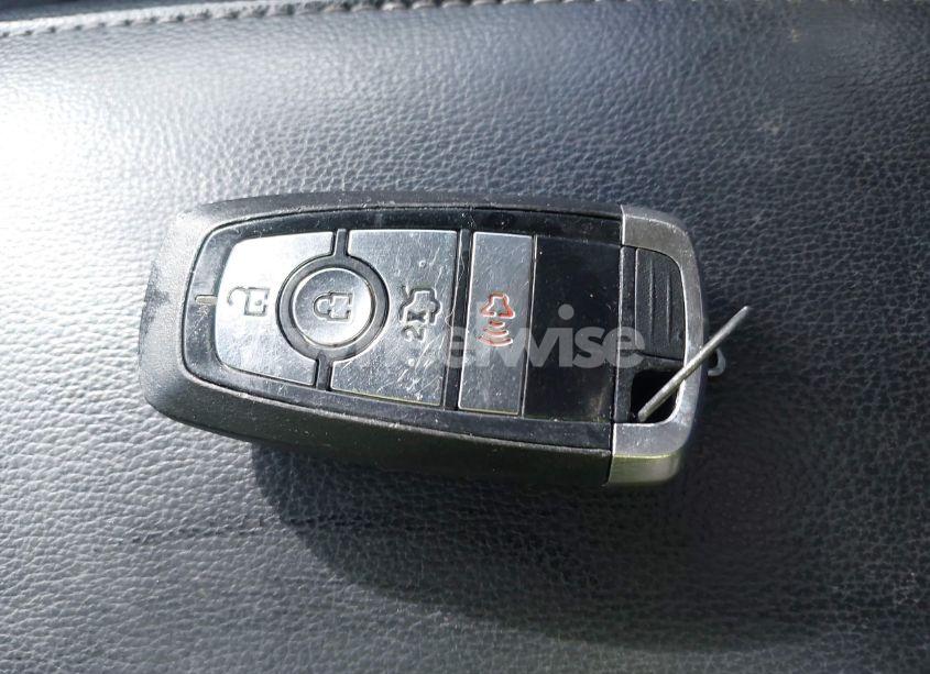 Photo 11 of 2019 Ford Fusion HYBRID SE (VIN 3FA6P0LU1KR112917)