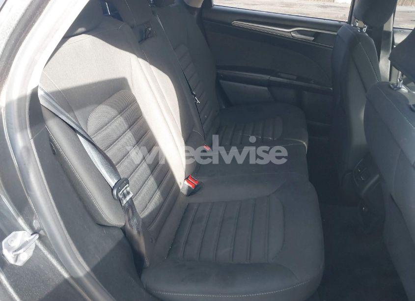 Photo 8 of 2019 Ford Fusion HYBRID SE (VIN 3FA6P0LU1KR112917)